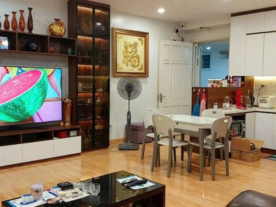 Gia đình bán căn hộ 109m2 3 ngủ ban công đông nam c14 bắc hà full đồ giá 5,8 tỷ 0