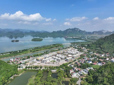 Chính chủ bán căn liền kề shophouse view hồ tam chúc. diện tích 105m2 giá tốt. kinh doanh sầm uất 1