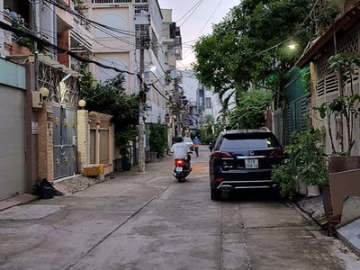 Bán nhà đẹp bình thạnh, ngang 8m, có hầm ô tô, hồ cá koi, gần như biệt thự mini, giá 20 tỷ 4