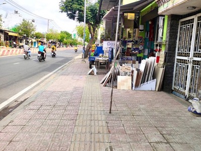 168m2 nhà cấp 4, 4.2x40m, mặt tiền đường huỳnh tấn phát, ngay trung tâm kinh doanh sầm uất thị trấn 3