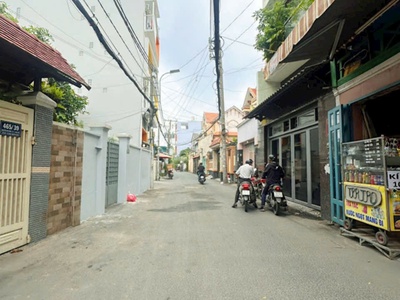 4.65 tỷ- bán nhà mặt tiền hẻm kinh doanh nguyễn văn công gò vấp. dt 10mx3,5m. căn góc- đường trước 0