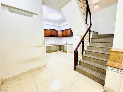 5.6 tỷ- bán nhà 3 tầng-hơn 56m2 gần phố ẩm thực phan xích long - nguyễn lâm-  diện tích: 4.7 x 11.5 1