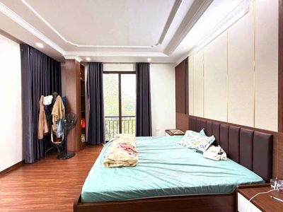 Bán nhà hoàng quốc việt, cầu giấy, lô góc, oto, 65m2 x 7t, 18 tỷ 1