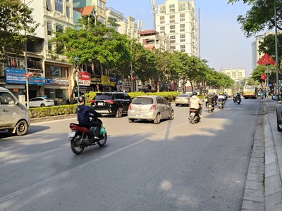 Bán nhà siêu phẩm mặt phố tôn đức thắng đống đa- lô góc- 1 mặt phố, 1 mặt ngõ ô tô thông- mặt 0