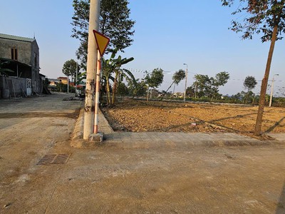 Bán đất đẹp 3 mặt tiền nở hậu vỉa hè rộng phú mãn ôtô ngõ thông 79m hơn 2tỷ 2
