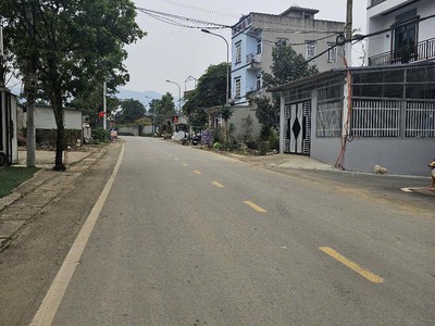 Bán đất đẹp 3 mặt tiền nở hậu vỉa hè rộng phú mãn ôtô ngõ thông 79m hơn 2tỷ 1
