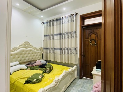 B.Á.N Nhà MT Dạ Nam Quận 8 :   Diện tích: 110m2 công nhận đủ, ngang 3.1m nở hậu tài lộc 7.4m 1