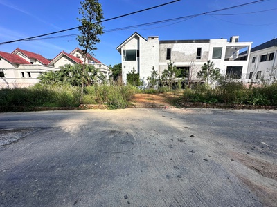 Chính chủ bán mảnh đất đối diện ĐH Quốc Gia và gần CNC Hòa Lạc 800tri 0