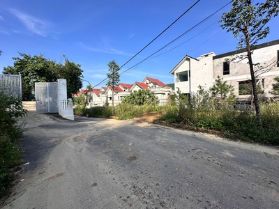 Chính chủ bán mảnh đất đối diện ĐH Quốc Gia và gần CNC Hòa Lạc 800tri 1