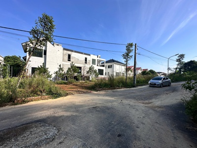 Chính chủ bán mảnh đất đối diện ĐH Quốc Gia và gần CNC Hòa Lạc 800tri 2