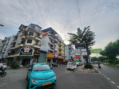Thiện chí sang nhượng cơ sở spa và babershop , ngay cầu sài gòn 3