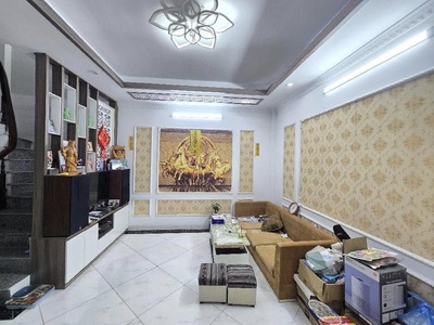Bán nhà ngọc thuỵ. long biên. 35m2   5 tầng   5,55 tỷ. full nội thất , ở ngay. 0