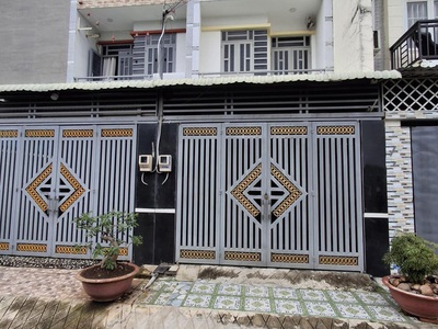 Giảm 400tr nhà 3 tầng cầu vượt bình phước tđ, 68m2, 4x17m chỉ 5.x tỷ 0