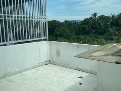 Giảm 400tr nhà 3 tầng cầu vượt bình phước tđ, 68m2, 4x17m chỉ 5.x tỷ 3