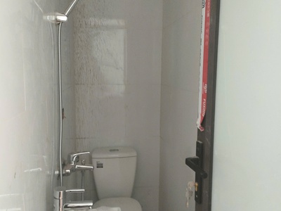 Bán gấp giá rẻ căn hộ tầng 1 khép kín bùi ngọc dương 20m, mặt tiền 4m,1.1 tỷ hai bà trưng. 3