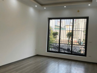 Cho thuê nhà ngõ ô tô tránh dương văn bé, 50m2, 5 tầng, mt 4m, 3 ngủ, 4 wc, 26 triệu. 1