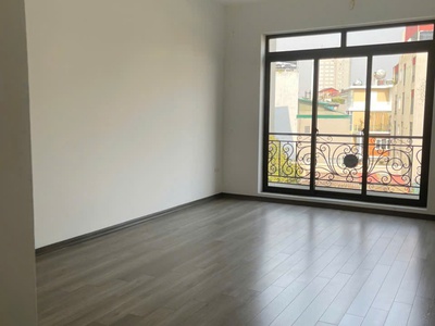 Cho thuê nhà ngõ ô tô tránh dương văn bé, 50m2, 5 tầng, mt 4m, 3 ngủ, 4 wc, 26 triệu. 2