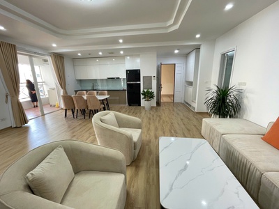 Chính chủ cần bán căn hoa hậu, vip nhất tòa 25t1 - no5 trần duy hưng - hoàng đạo thúy. 0