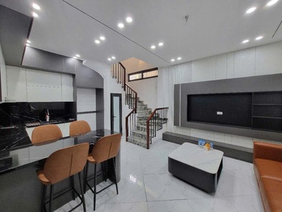 Do không có nhu cầu ở nên cần bán nhanh nhà gõ 58/39 số 2 phố việt hưng, phường việt hưng 0