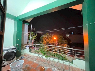 Chính chủ cần bán gấp nhà 3 tầng đường Bát Khối, Phường Thạch Bàn, Quận Long Biên, Hà Nội. 0