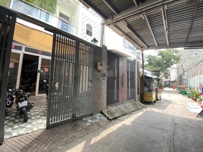 Ô tô ngũ trong nhà - kết cấu 3 tầng - đường nguyễn thị thập - tân phú - quận 7 1