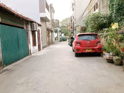 Bán đất kiêu kỵ. 45m2   mt 4m   3,1 tỷ. ô tô vào đất. sổ phân lô. 2