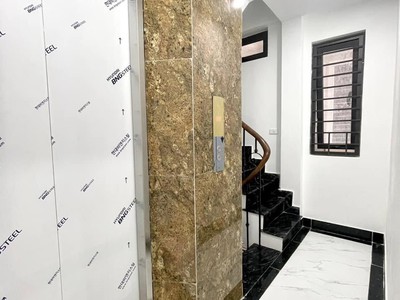 Bán nhà hoàng quốc việt, dt35m,  6 tầng thang máy, 3 phòng ngủ - gần mặt phố - hồ điều hòa  chỉ 4