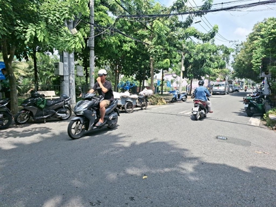 Nhà 3 tầng lô góc 2 mặt tiền đường số 39, kinh doanh cực tốt, sát chợ tân quy quận 7, 65.5m2 chỉ 0