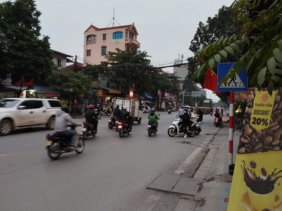 Giảm sốc nhà 4 tầng cựu quán - đức thượng, moning đỗ cạnh nhà, 500 ra đường 32, dt 33m giá chào 3.2 0