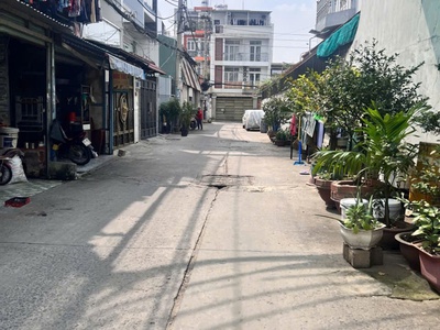 Nhà mới đón tết mã lò lê văn quới gần ngã tư 4 xã hẻm 7m thông 60m2,4tầng nhỉnh 5tỷ 0