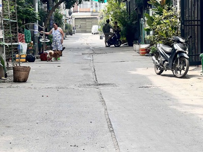 Nhà mới đón tết mã lò lê văn quới gần ngã tư 4 xã hẻm 7m thông 60m2,4tầng nhỉnh 5tỷ 1