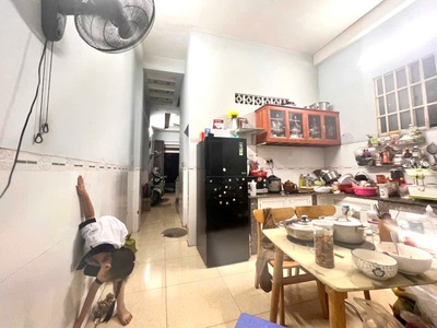 Nhà mới, ở ngay, hẻm xe hơi, 4 pn, gần hoàng diệu, thủ đức, dtsd 120m2, chỉ 5ty hơn 3