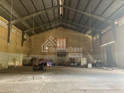 Kho bãi hóc môn với diện tích lên đến 2600m2 0