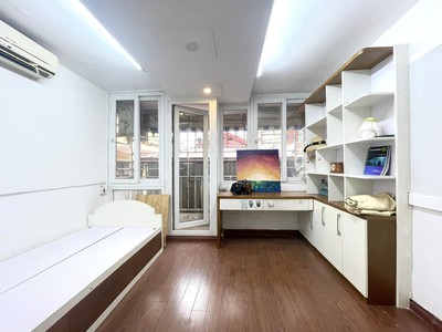 Bán nhà hàng bài 21m2 x 5 tầng, giá 9.9 tỷ, nhà ở luôn, ngõ thoáng kinh doanh 2