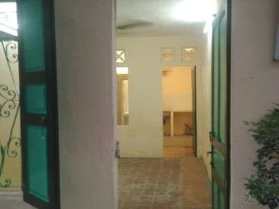 Chính chủ cho thuê lâu dài nhà cấp 4 - 30m2  khép kín- khu đặng thai mai, tây hồ, hà nội .giá 3,7 1