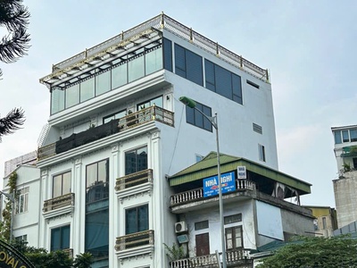 Chính chủ cho thuê văn phòng 120m2 cạnh Royal City tại đường Nguyễn Trãi, Thanh Xuân, HN  có video 1