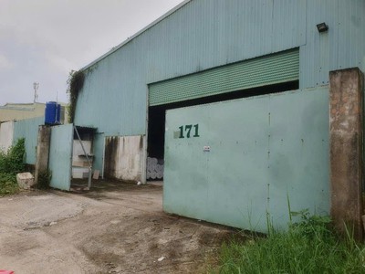 Nhà c4,đất thổ cư lô mặt hẻm 1/đường thạnh xuân 52, phường thạnh xuân, q12, dt 197m2  15mx15m  hẻm 0