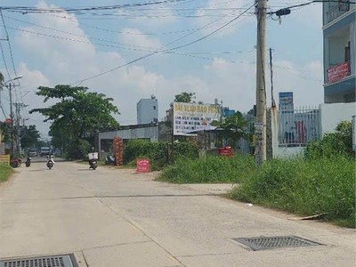Nhà c4,đất thổ cư lô mặt hẻm 1/đường thạnh xuân 52, phường thạnh xuân, q12, dt 197m2  15mx15m  hẻm 2