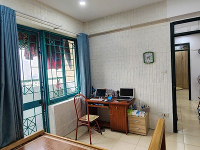 Cần bán tập thể Hồ Xô Viết, Hai Bà Trưng DTSD 100M, 3 ngủ giá 2.4 tỷ, lô góc, full đồ 0