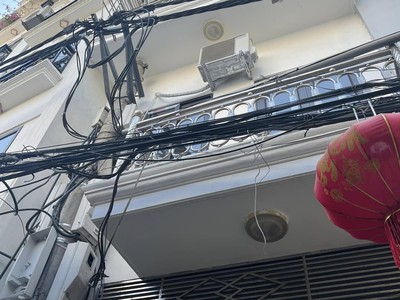 Bán nhà phố lụa hà đông dt 42m2, ngõ thông, dân xây chắc chắn, vài chục m tới ô tô tránh, về ở luôn. 1
