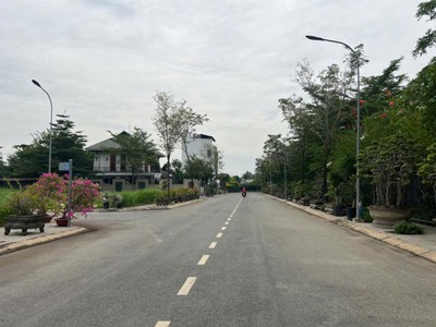 Sốc, đất sổ đỏ 94m giá chỉ 5.3 tỷ ở đường đào sư tích, hẻm xe hơi 1
