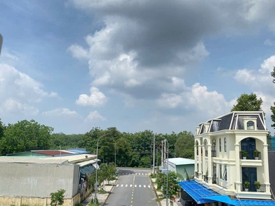 Tôi chính chủ cần bán nhanh lô  đất đối diện trường học cấp 1 và 2 tại phú chánh 1