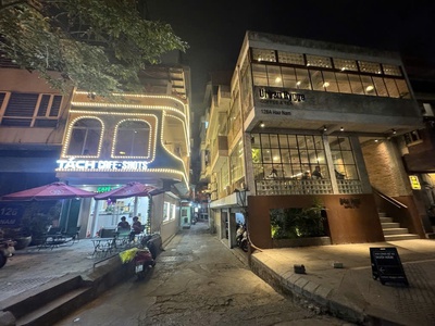 Bán nhà phố hào nam, tập thể vị trí đắc địa, lô góc, 110mét, giá: 4.8 tỷ. 2
