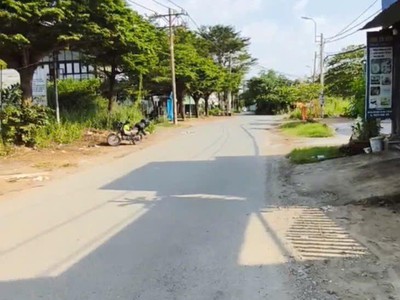 Mặt tiền đường bưng ông thoàn, p. phú hữu - q9   đối diện khu villa parrk 4