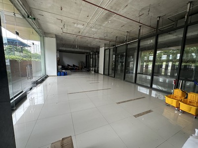 Cho thuê sàn thương mại mặt tiền tại 6th Element, Tây Hồ, Hà Nội   Diện tích 402m 0