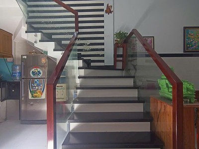 Nhà đẹp đón tết sát khu phố tây , cách biển mỹ khê 30m. 3 tầng 3 mê lệch 1