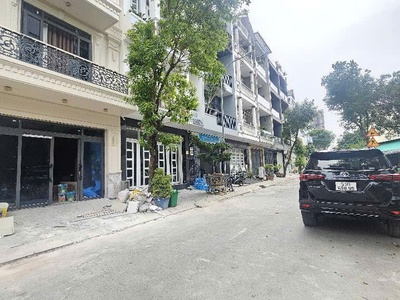 Đất đầu tư, khu đường số nguyễn thị thập, quận 7, 6mx20m nở hậu, ô tô đỗ trong nhà, nhỉnh 10 tỷ. 0