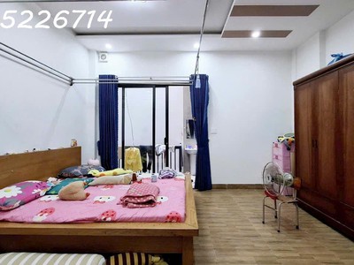 3 tầng, khu phố toàn tây ở. đi bộ ra biển mỹ khê, đường 6m. đà nẵng 0