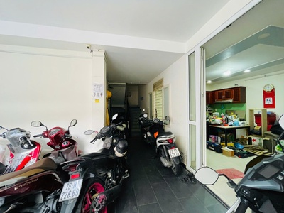 8.6 tỷ-bán chdv 6 tầng 14 phòng.tdt 360m2- hẻm xe hơi- gần công viên gia định- phạm văn đồng-thu 2