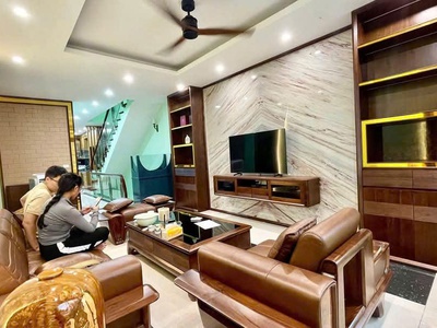 Bán nhà 106 hoàng quốc việt gara ô tô, ô tô tránh kd vp spa, 30m ra phố, 70m nhỉnh 19tỷ 3